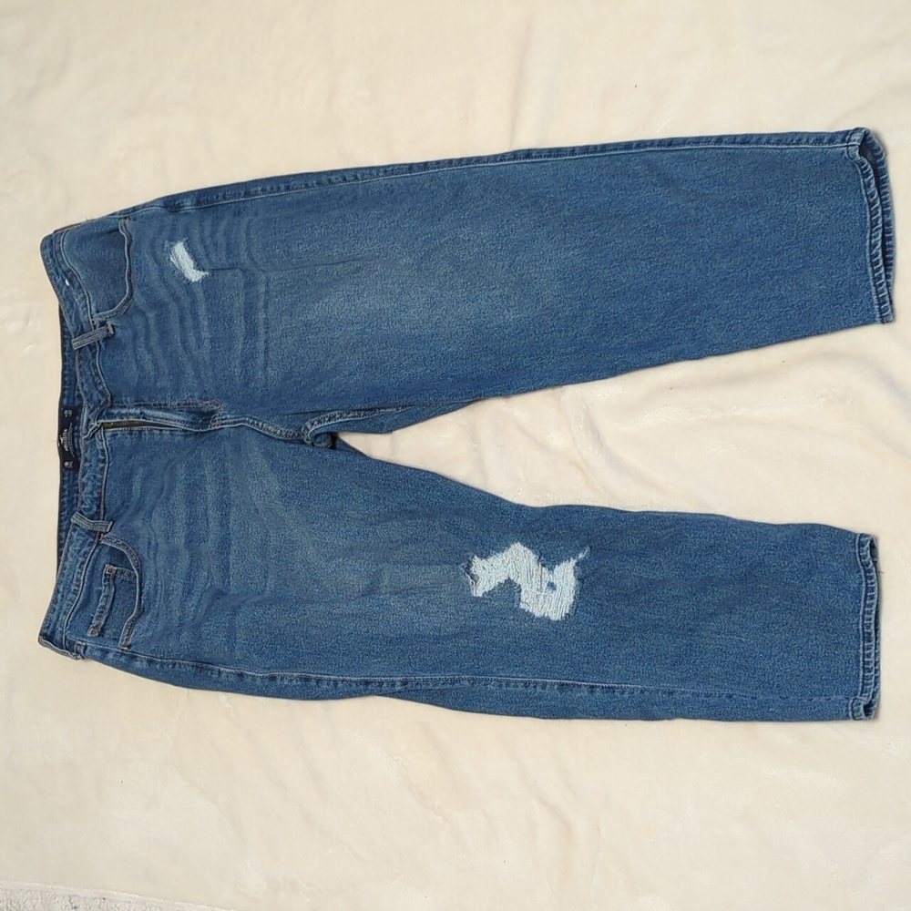 Hollister woman's Blue ultra high-rise vintage straight jeans size 21R 35w 27L
